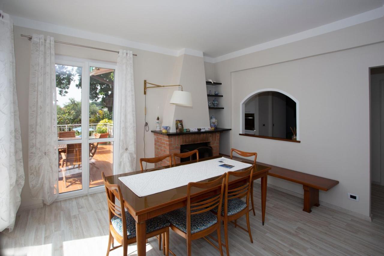 Villa Gio - Terrazza Nel Blu แบร์เจจจี ภายนอก รูปภาพ