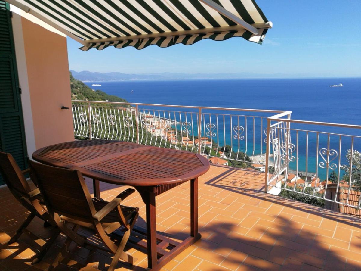 Villa Gio - Terrazza Nel Blu แบร์เจจจี ภายนอก รูปภาพ