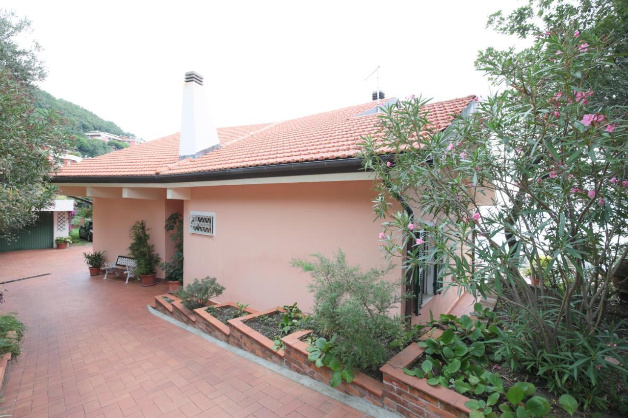 Villa Gio - Terrazza Nel Blu แบร์เจจจี ภายนอก รูปภาพ
